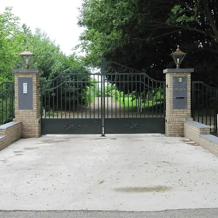 In Noordbeemster With Bubble Bath Дом отдыха Noordbeemster