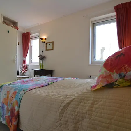 Дом отдыха In Noordbeemster With Bubble Bath